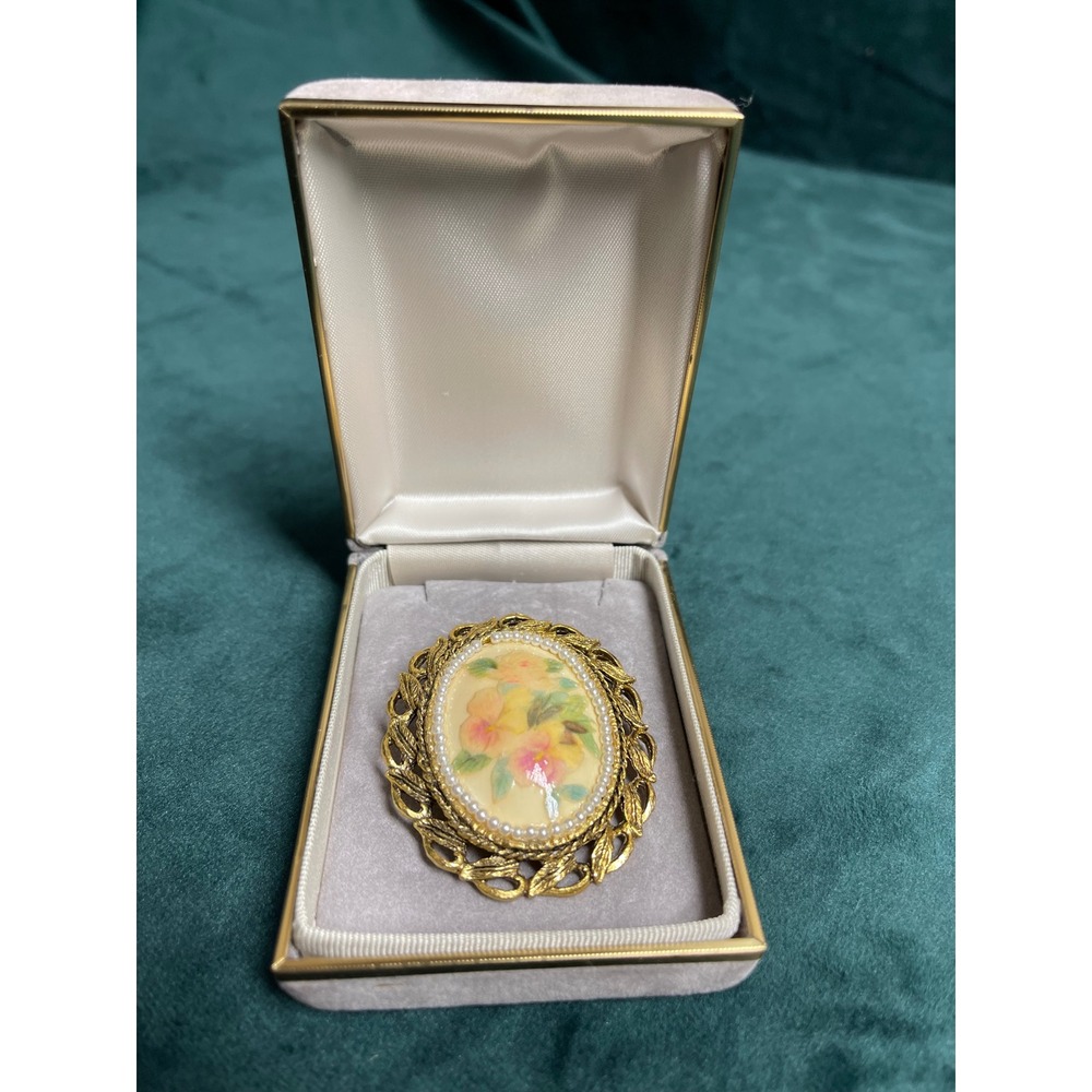 Vintage Gold Tone Floral Brooch Oval Faux Pearl Border Pansy Flower Pin with Box